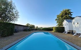 Casa-Cosi, Tourist & Business Suites & Flats With Reserved Parking, Private Sauna Available